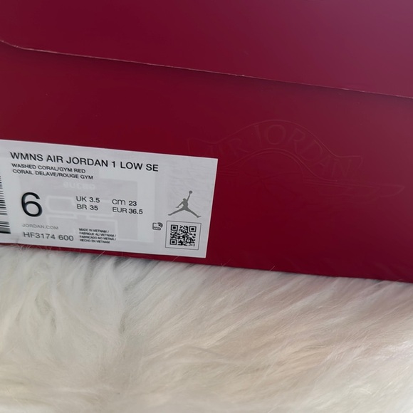 Jordan Women's Pink Sneakers - Air Jordan 1 Low SE - Picture 14 of 14